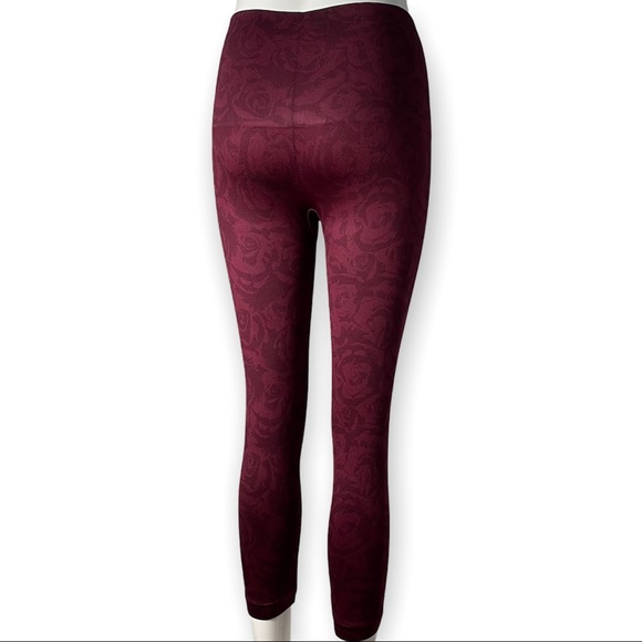 Spanx Cropped Look at Me Now Seamless Leggings Garnet Rose - Picture 3 of 7